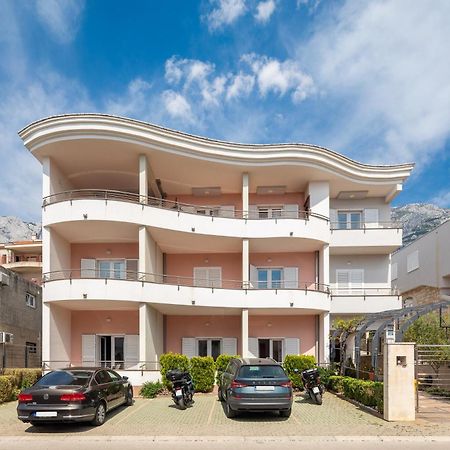 Brkic Apartments With Private Parking Makarska Ngoại thất bức ảnh
