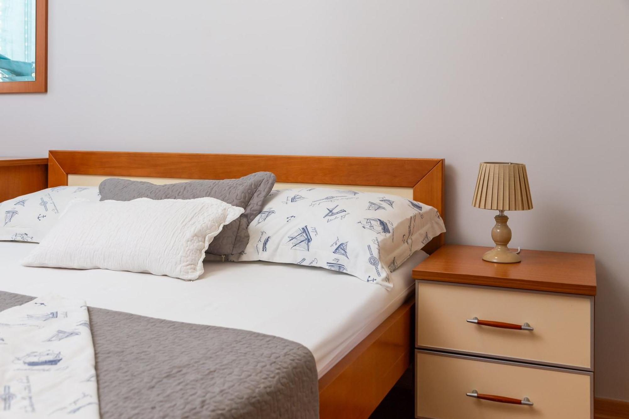 Brkic Apartments With Private Parking Makarska Ngoại thất bức ảnh